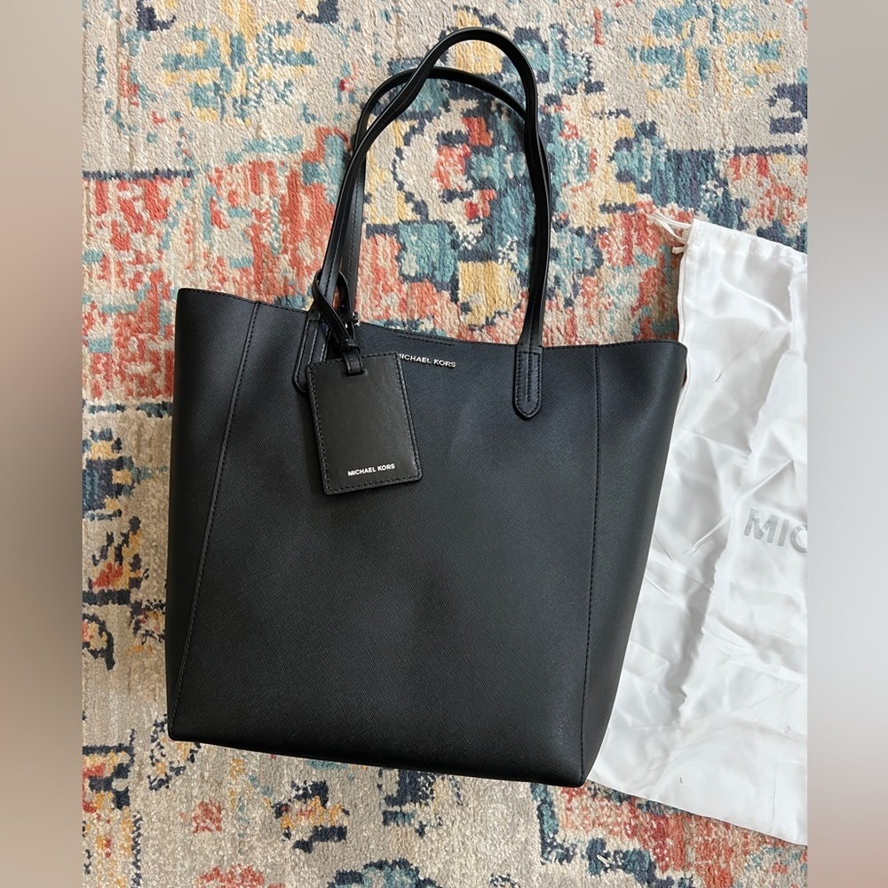 Michael Kors Women’s Black Leather Penny Converter Tote Bag 2 bags in one! NWT - Picture 3 of 9